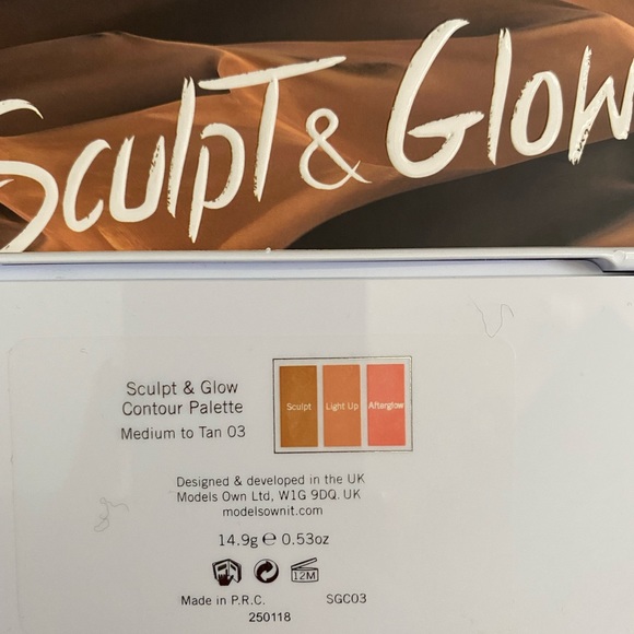 Models Own | NWB Sculpt + Glow Contour Palette - Picture 5 of 6